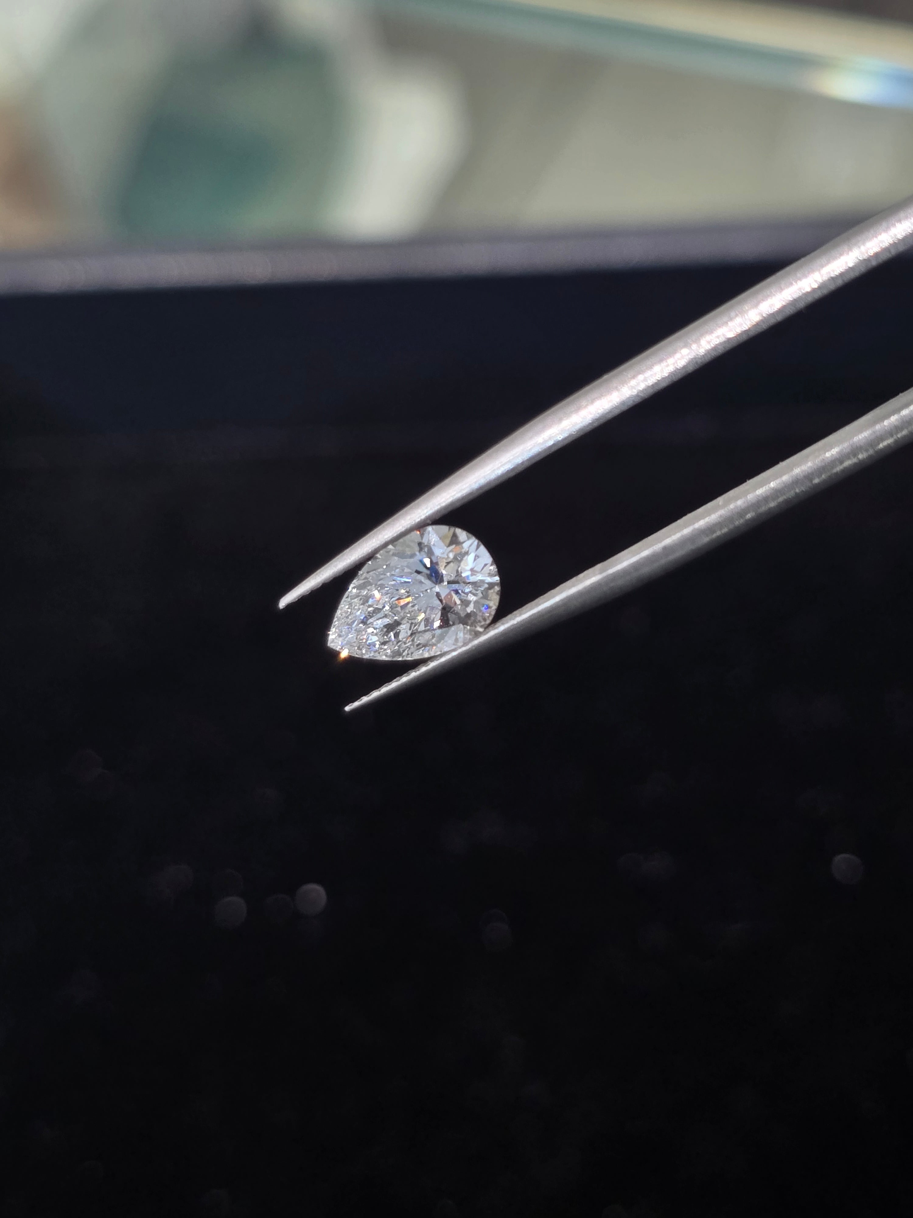 Pear (VVS2-F) 1.81ct Lab Grown Diamond – IGI Certified