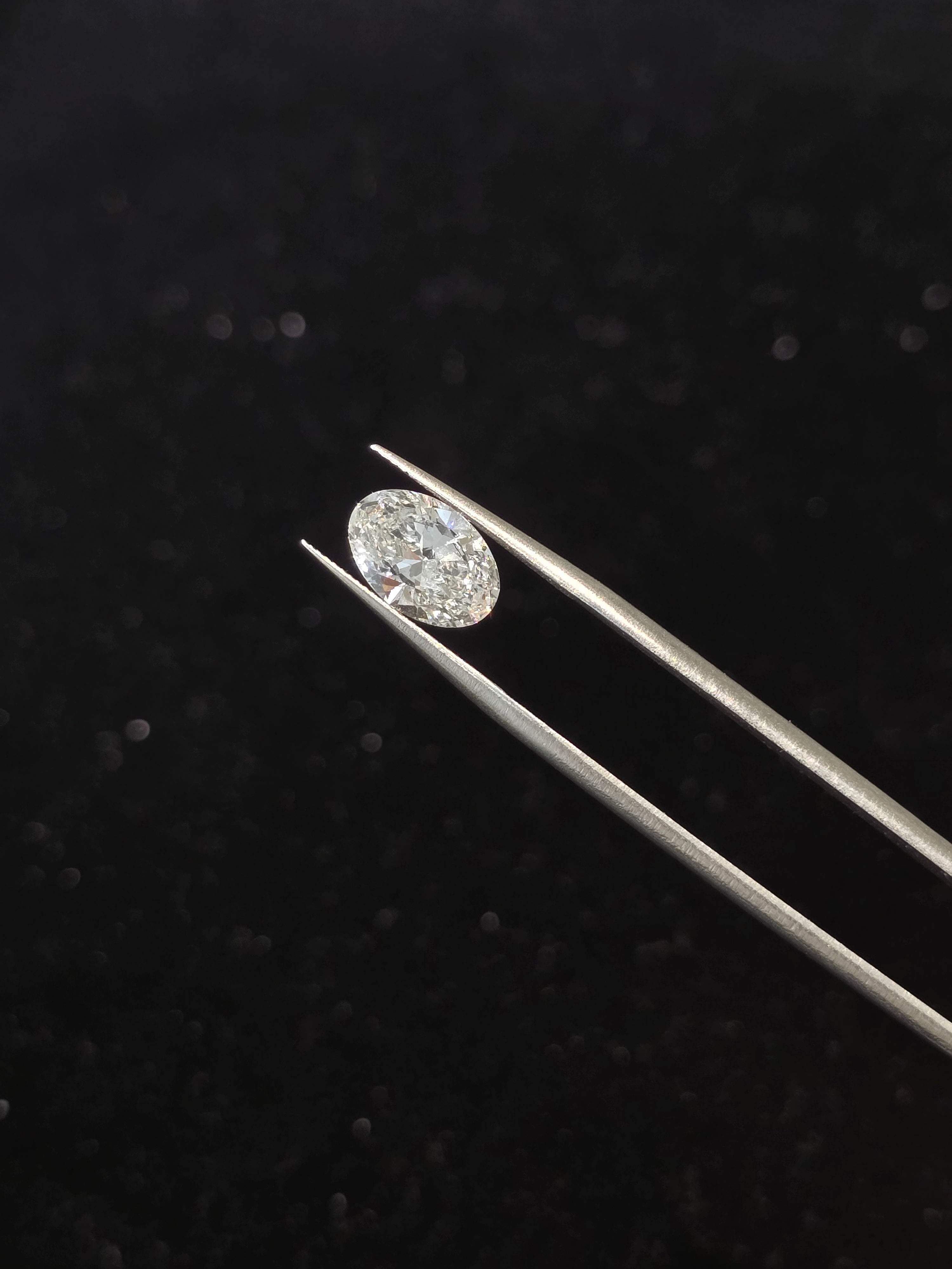 Oval (VS1-F) 2.41ct Lab Grown Diamond – IGI Certified