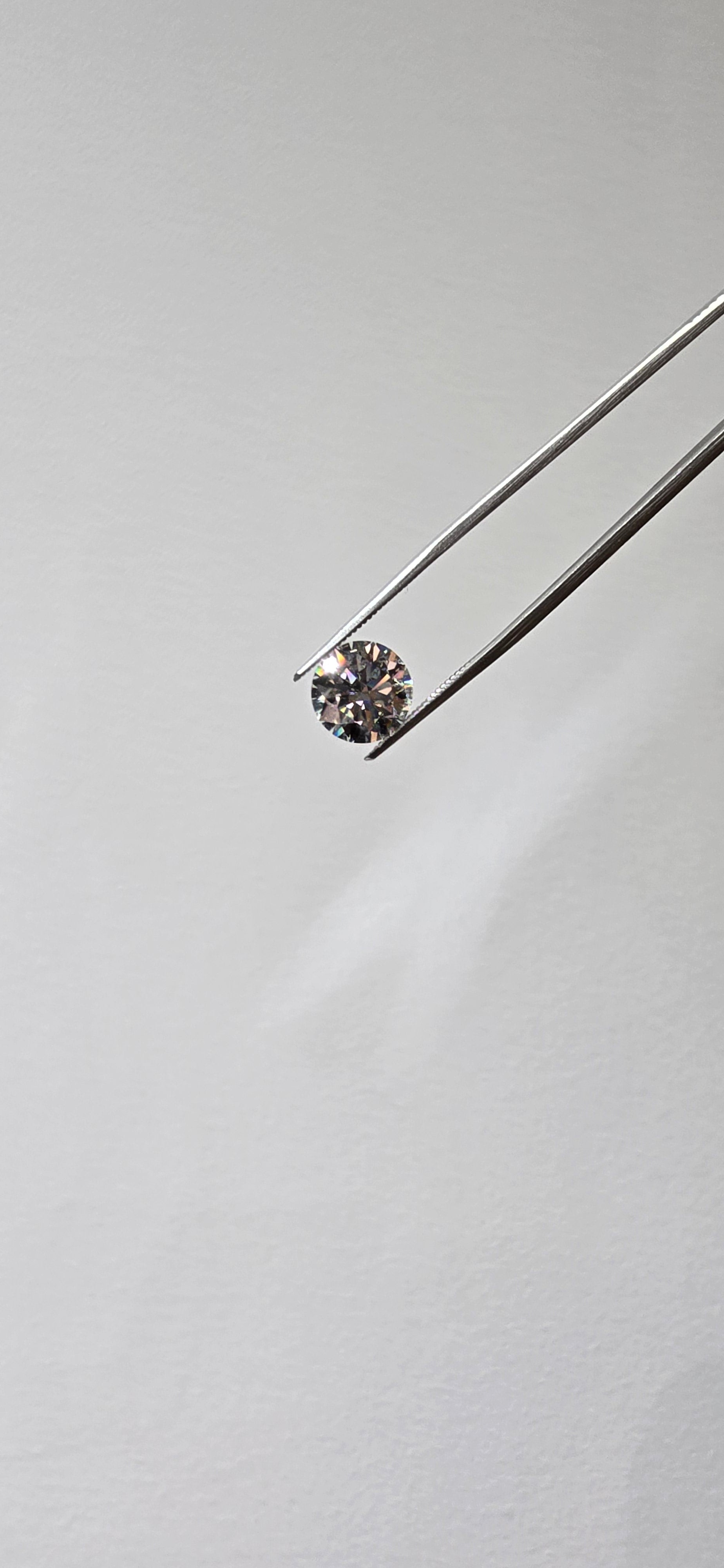 Round (VS1-H) 3.11ct Lab Grown Diamond – IGI Certified