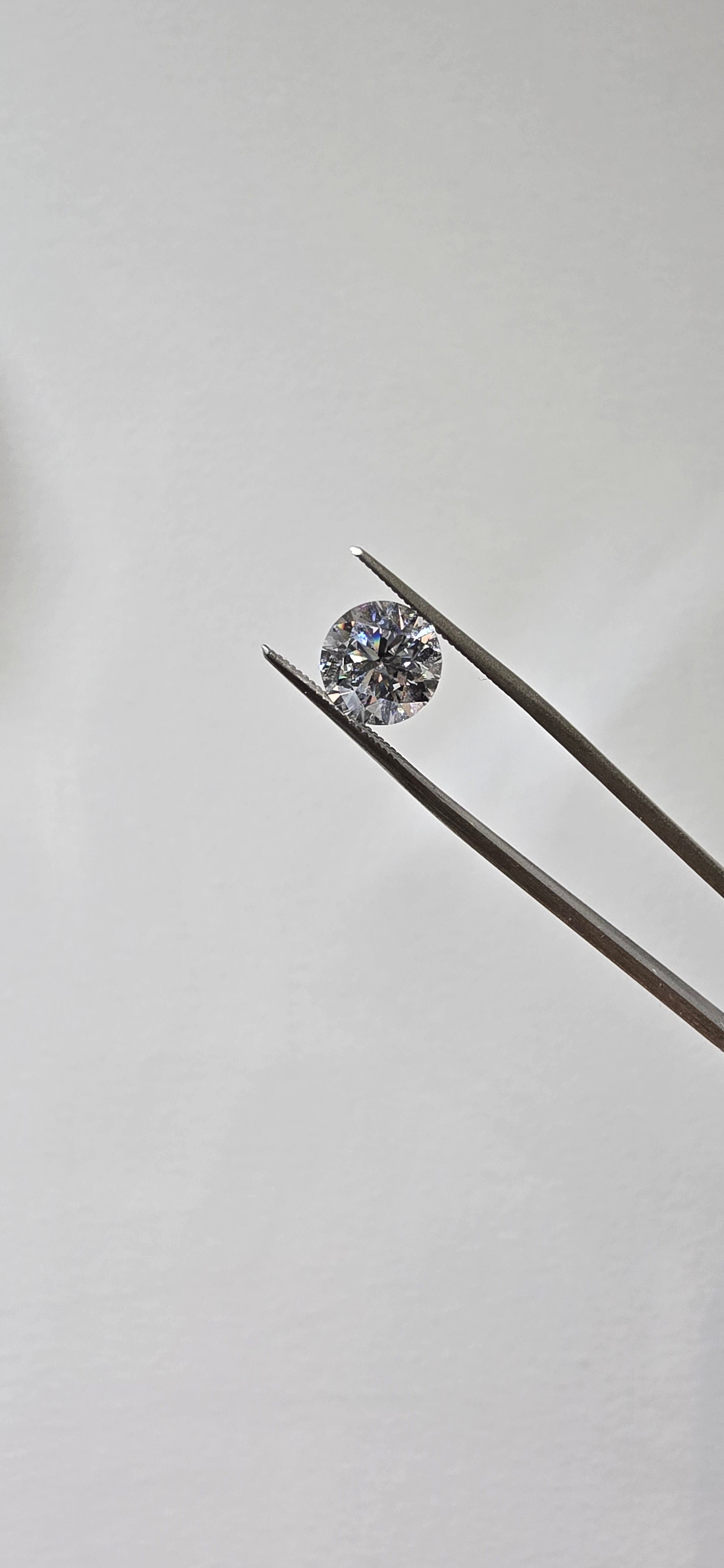 Round (VVS2-D) 2.52ct Lab Grown Diamond – IGI Certified