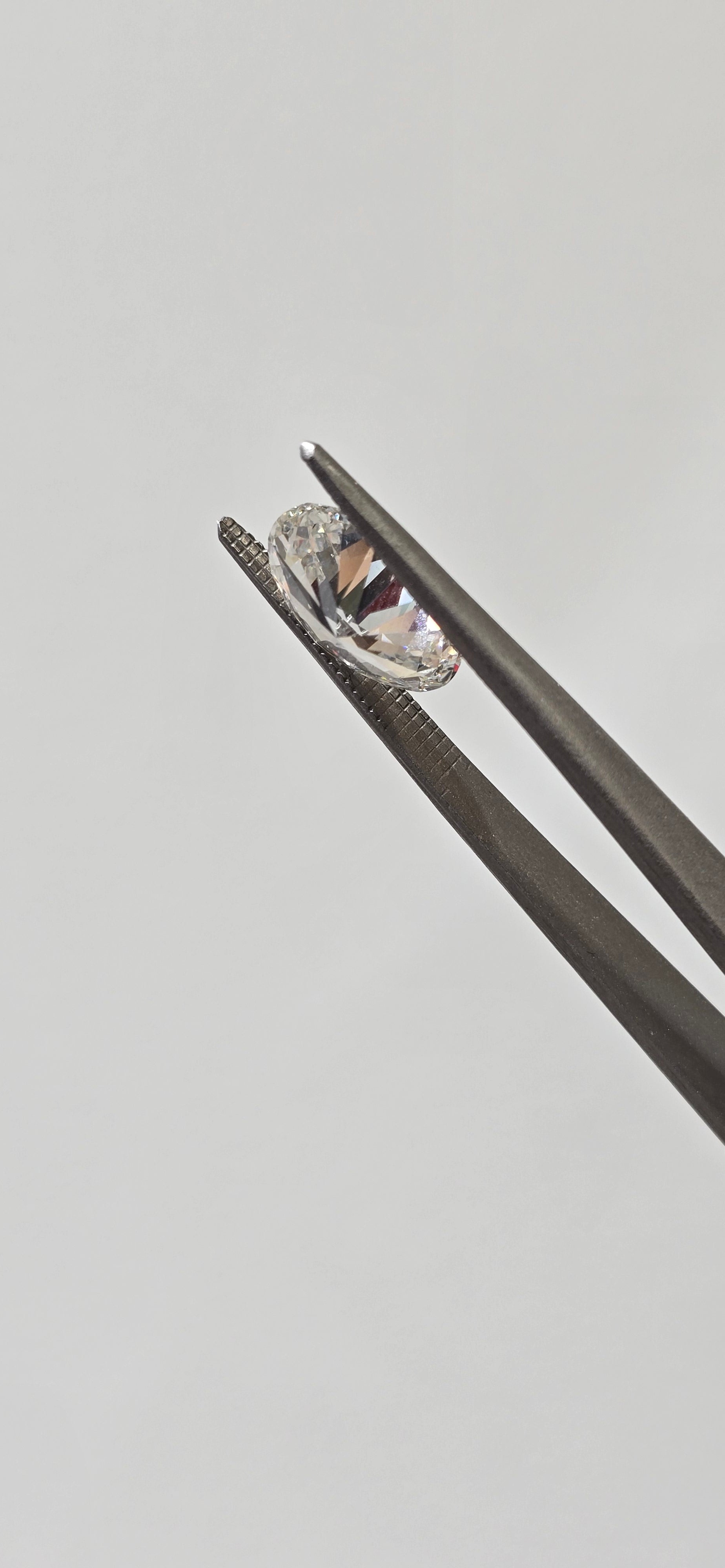 Oval (VS1-F) 2.41ct Lab Grown Diamond – IGI Certified