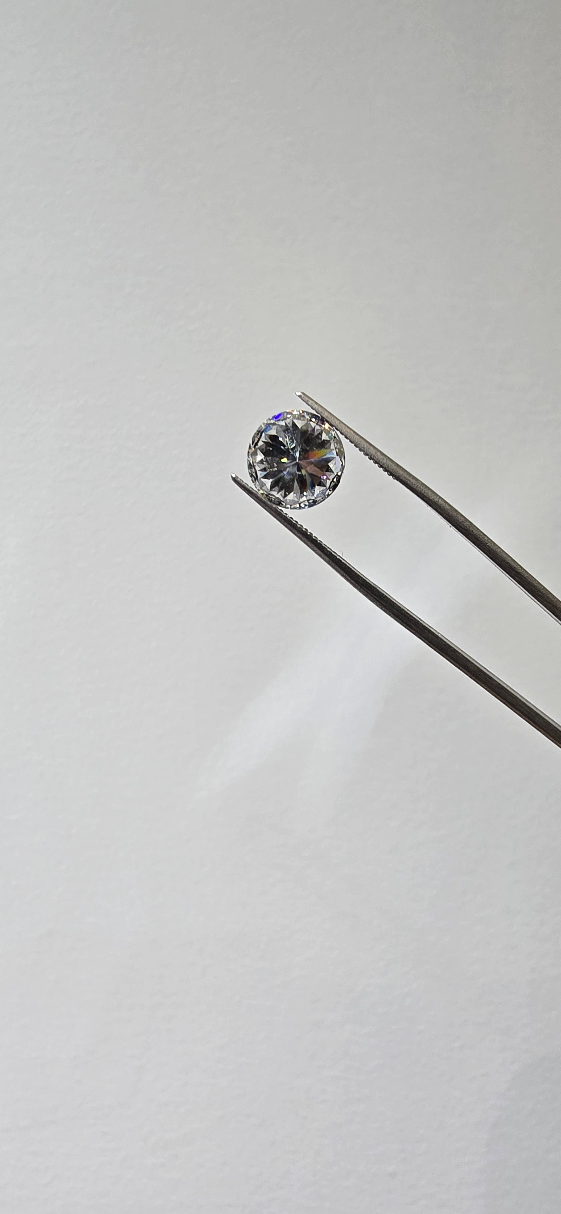 Round (VS1-H) 3.11ct Lab Grown Diamond – IGI Certified