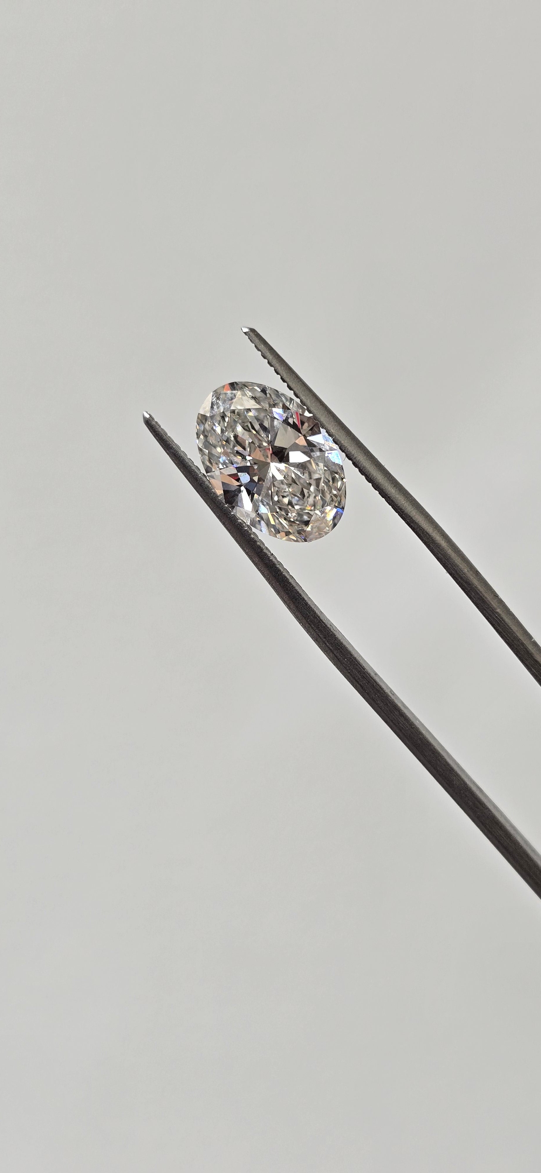 Oval (VS1-F) 2.41ct Lab Grown Diamond – IGI Certified