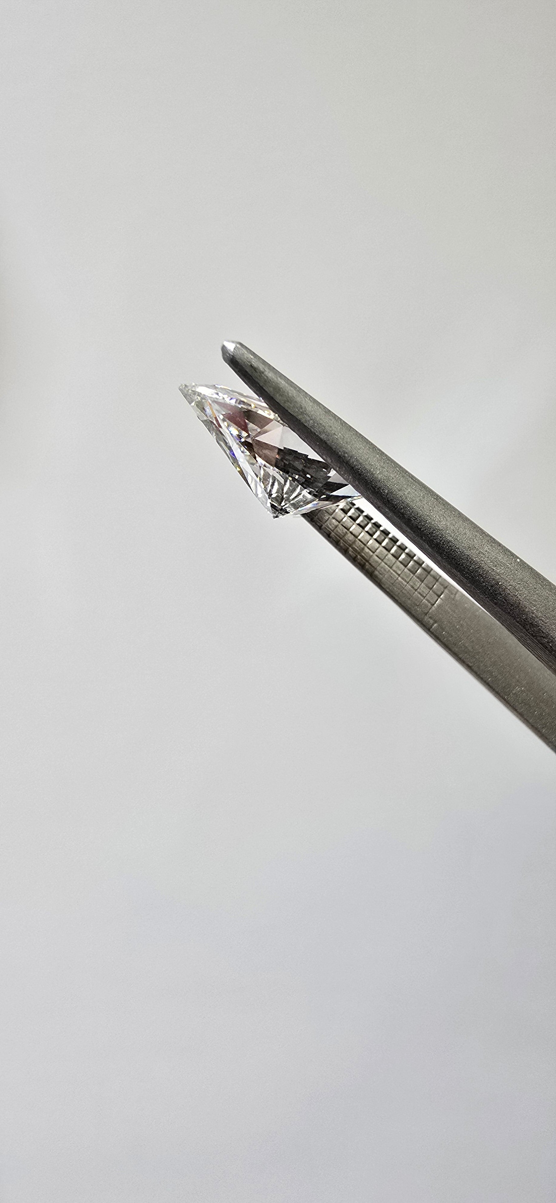 Pear (VVS2-F) 1.81ct Lab Grown Diamond – IGI Certified
